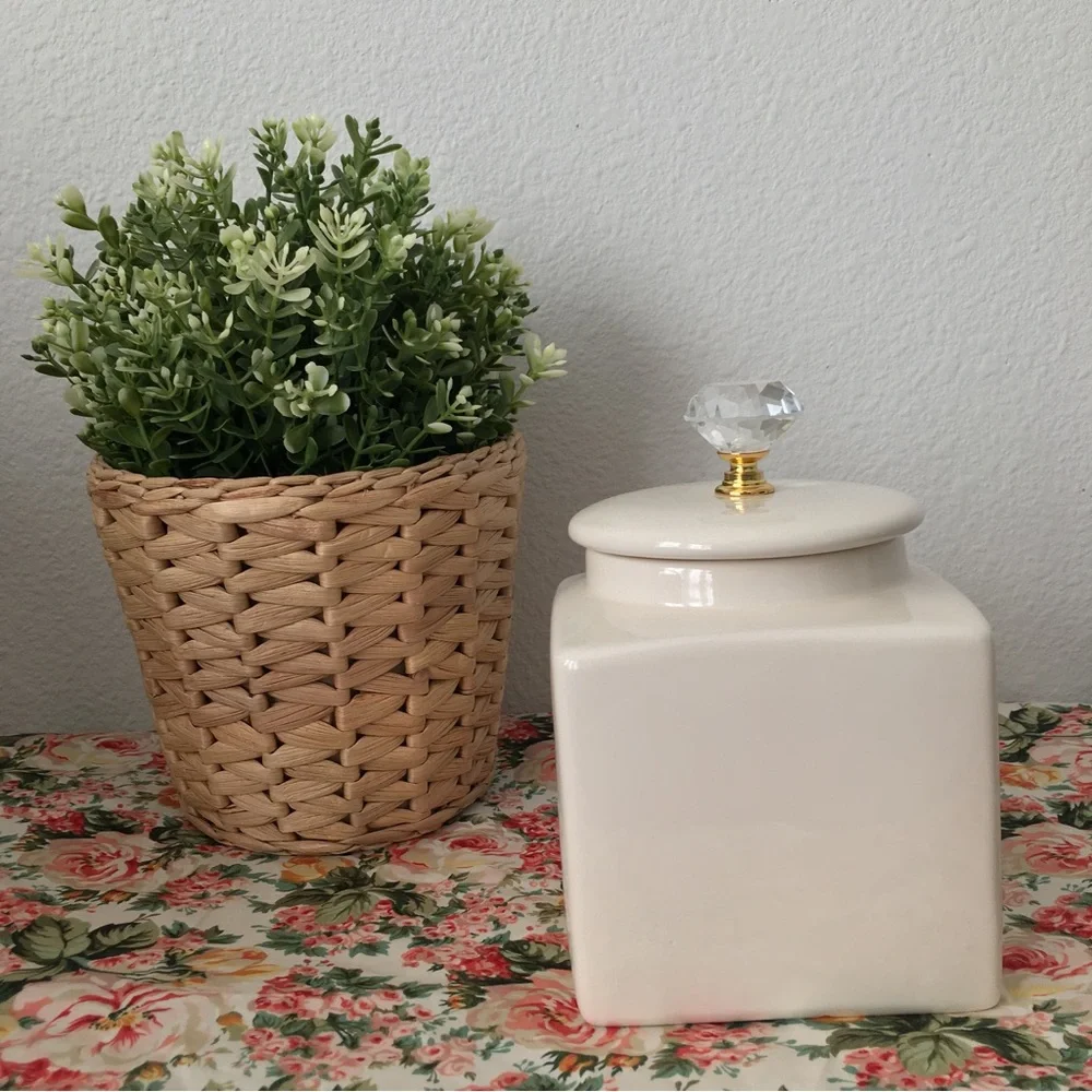 Decorative Jar with Diamond Jewel Knob